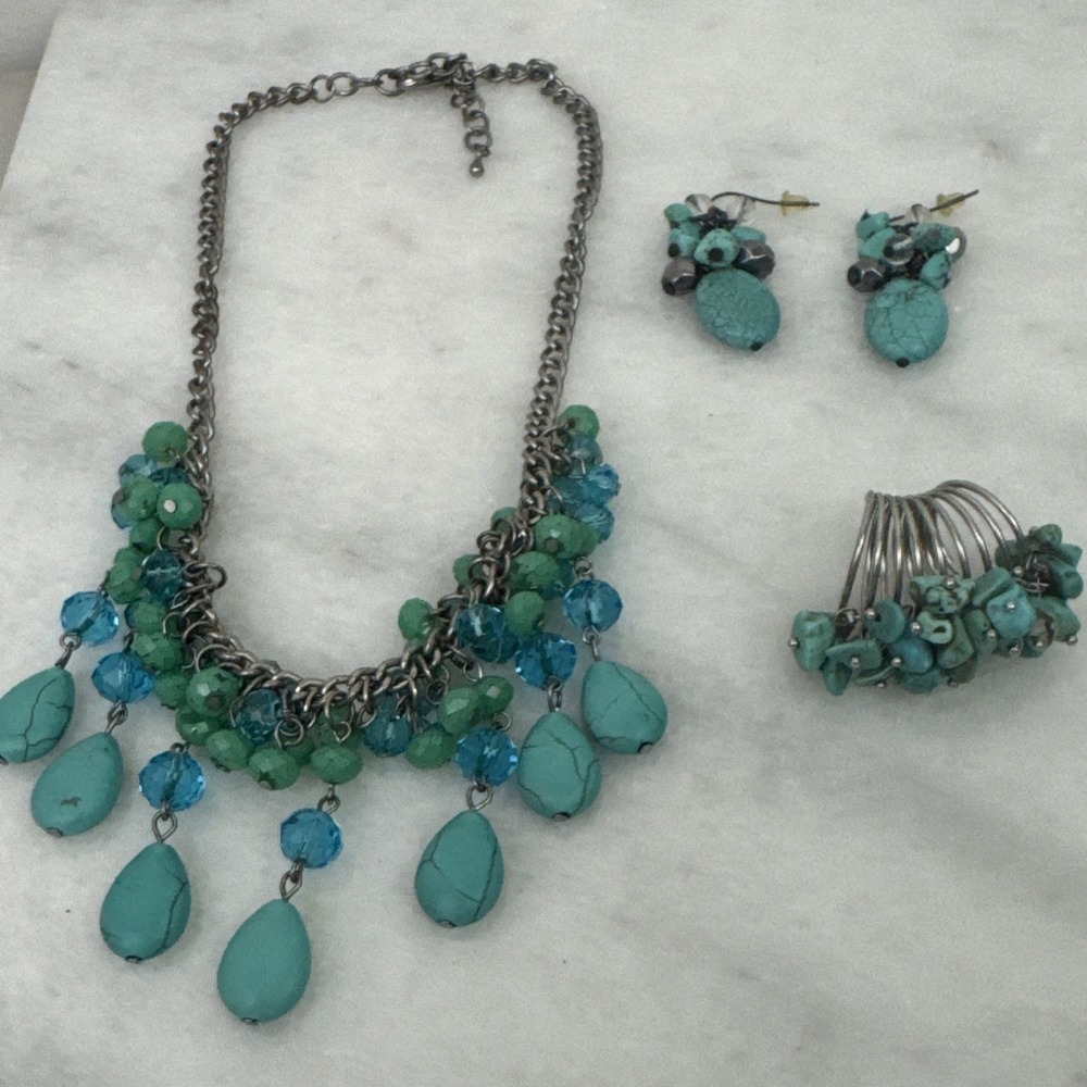 Turquoise And Green Beads Silver Tone Chain 18"Necklace Ring and Earrings Set